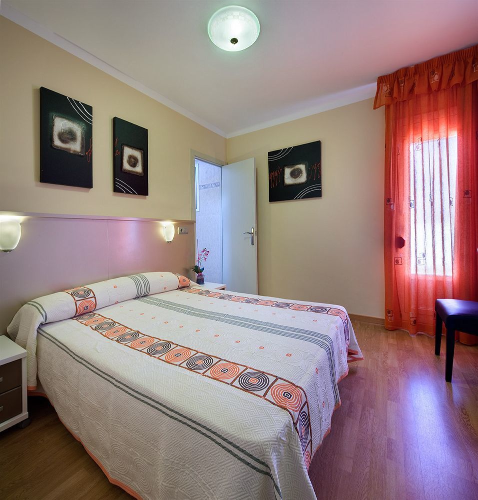 Hostal Barcelona Bagian luar foto
